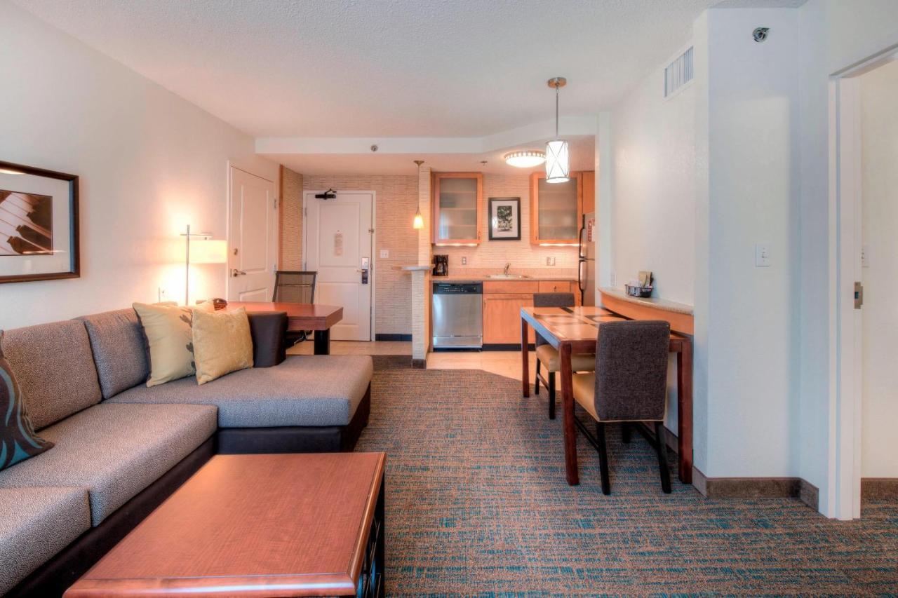 Residence Inn By Marriott Чейпъл Хил Екстериор снимка